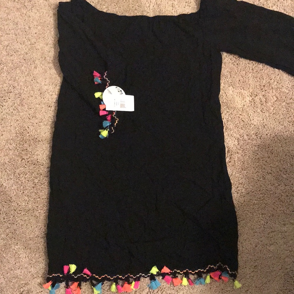 Off the shoulder dress tags still attached